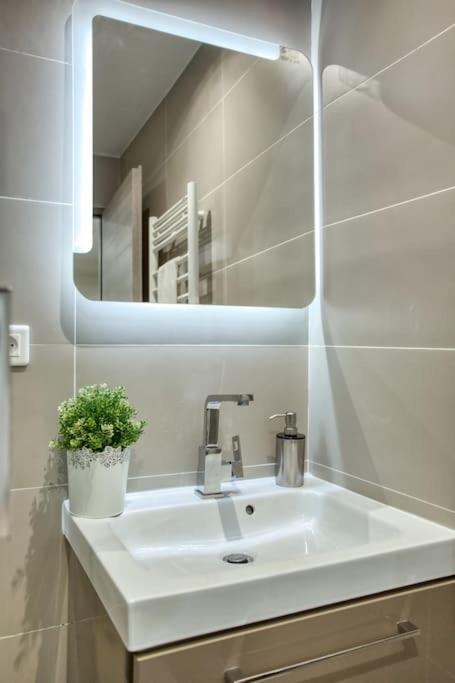 Amazing Apart New Bastille 3 Bedrooms 2 Bathrooms Paris Eksteriør bilde